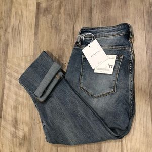 VICI Liberation Distressed Girlfriend Skinny